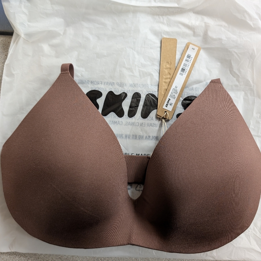Skims Wireless Form Push-Up Plunge 32DD (Garnet)